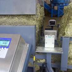 Photo of Berthold MicroPolar LB 567-568 microwave moisture analyser